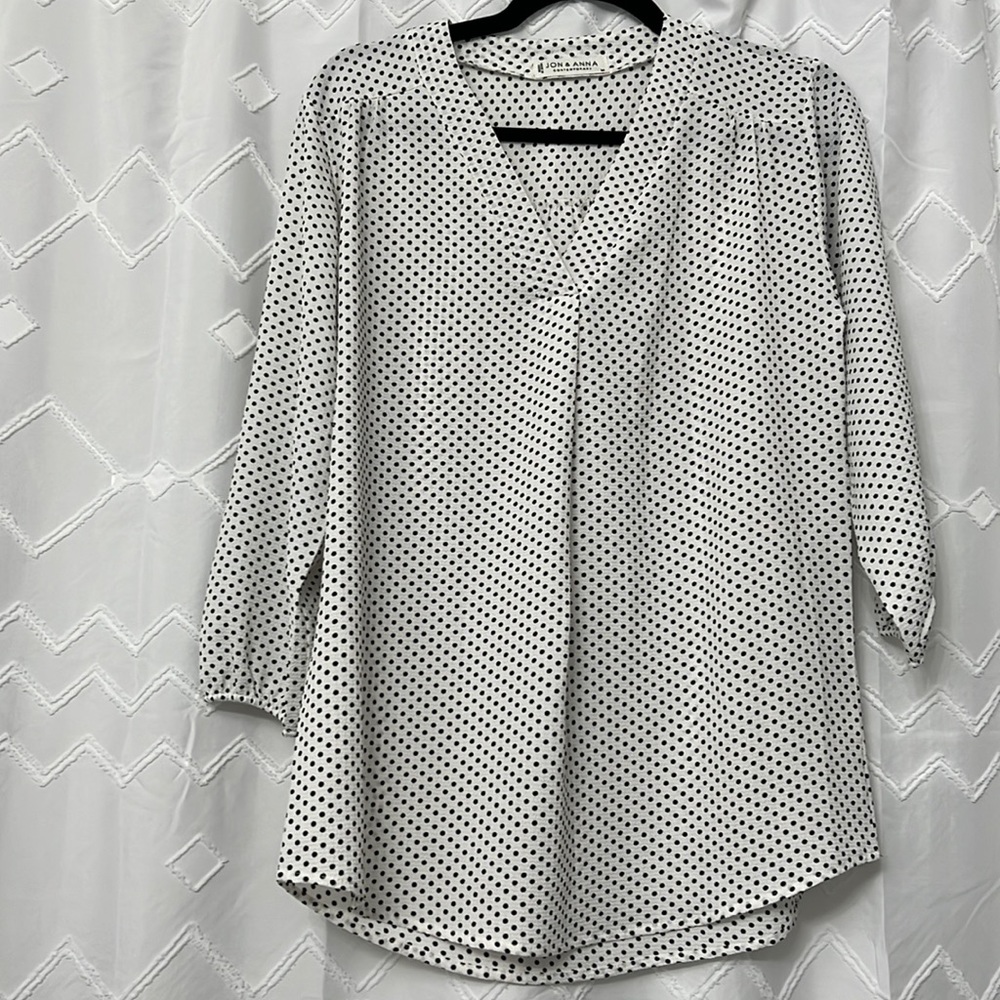 Jon & Anna Contemporary Size M  Blouse
